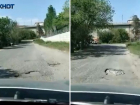 Когда в Волжском починят разбитую дорогу на шлюзы и в чем сложность, рассказали власти Волжского