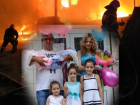 В Волжском супруги ночью из горящего дома спасали пятерых детей