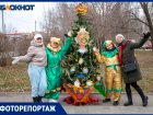 В Волжском прошел первый парад елок