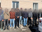 Волжский усиливает миграционный контроль: 21 нарушитель задержан на железной дороге