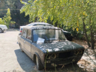 В Волжском продолжают эвакуировать брошенные автомобили со дворов