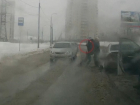 В центре Волгограда водитель избил битой пенсионера, которого едва не переехал