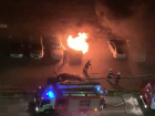 Волжане сняли видео горящего автомобиля под окнами дома