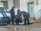 Скончался на месте: в Волжском в 9 микрорайоне молодой парень выпал из окна многоэтажки