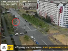 В Волжском сдуло ветром киоск: видео