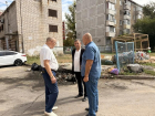 В Волжском после пожара мусор продолжают складывать прямо на площадке