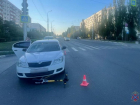В Волжском несоблюдение ПДД самокатчиком привело к ДТП на пешеходном переходе