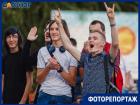 Фестивалем красок, концертом и флешмобом встретили волжане осень