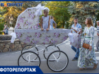 Яркие костюмы и счастливые дети: как прошел парад колясок в Волжском