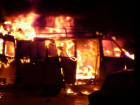 В Волгограде огонь уничтожил обшивку и водительское сиденье в микроавтобусе