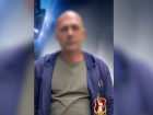 В Волжском мужчина обманом завладел золотом знакомой, а затем украл украшения на 130 тысяч рублей