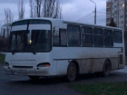 Водитель автобуса облюбовал в качестве стоянки парк в Волжском