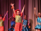 В Волжском более 100 детей с ограниченными возможностями показали свои таланты на большой сцене