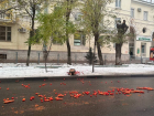 Дорогу в Волжском засыпали овощами