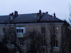 Жители многоэтажного дома потребовали починить "летающую" крышу в Волжском