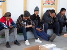 Мигрантов вывозят из Волжского в Узбекистан поездами 