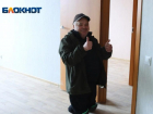 После нескольких лет мучений безногий глухонемой инвалид, благодаря «Блокнот Волжский», получил квартиру. Видео