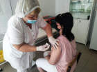 Прививку никто не ставит: почти 95% жителей Волжского считают, что власти врут о своей ревакцинации