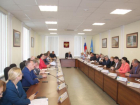 Запланировали установку памятника, утвердили изменение в бюджет и структуру администрации: о том, что было на заседании Волжской гордумы