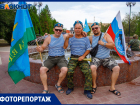 Десантники в тельняшках и машины с флагами: День ВДВ отметили в Волжском