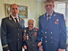 Прокурор Волжского и председатель суда навестили 101-летнюю участницу Сталинградской битвы
