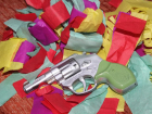 Угрожал продавцу игрушечным пистолетом: мужчину осудят в Волгоградской области