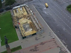 Распиаренная реконструкция на месте снесенной трибуны намертво застыла на площади Ленина в Волжском