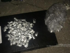 Распространители "закладок" в Волжском прятали наркотики в нижнем белье