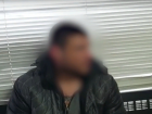 Именинника из Волжского задержали за перевозку наркотиков на такси: видео