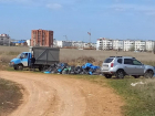 Полиция проверила свалку в Волжском, где из КАМАЗов выкидывают мусор и ветки
