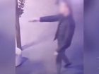 Посетитель расстрелял охранника бара в Волжском: видео