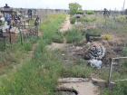 Пенсионерам перекрыли дорогу на кладбище: волжанин жалуется на мусор и ограниченный проезд