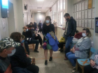 Более 100 человек: волжанка сфотографировала список ожидающих приема врача в поликлинике №1