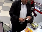 Мужчина пытался «околдовать» кассира на тысячу рублей: волжская публика не оценила выступление