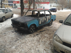 Пироманы сожгли ночью авто во дворе многоэтажки в Волжском