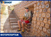 Тоннель из пластиковых бутылок и дерева: в Волжском неизвестный мастер создал новую достопримечательность 