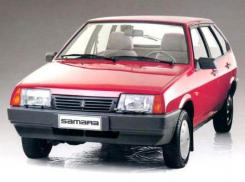 В Волжском разыскивают угнанную «вишневую девятку»