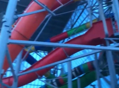 Большинство опрошенных волжан винят родителей в смерти подростка в аквапарке