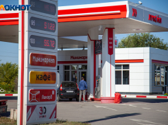 В Волжском цены на бензин снижаются: статистика