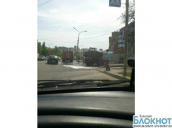 В Волжском загорелся экскаватор