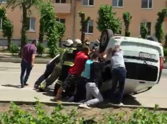 В старой части Волжского столкнулись ВАЗ-21099 и LADA Largus