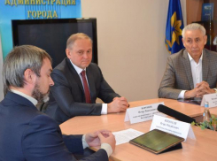 На чиновников из Волжского потратят 360 миллионов рублей