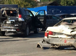 На юге Волгограда столкнулись сразу пять иномарок