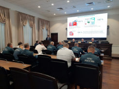 В Волжском все школы обследуют кинологи во избежание ЧП на 1 сентября