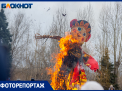 В Волжском простились с зимой: фоторепортаж с масленичных гуляний