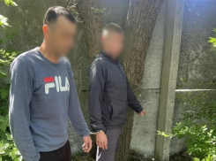 Жители Астраханской области попались волжским полицейским с «солью» в салоне