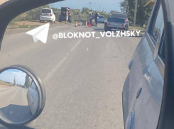 16-летний подросток без прав попал в аварию на мопеде в Волжском