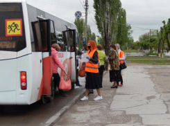 Пассажиров автобусов проверяют на соблюдение масочного режима в Волжском
