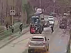 Водитель трактора беспощадно задавил двух школьниц в Волжском