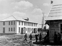  73 года назад на острове Зелёный открылась станция «Пойменная»